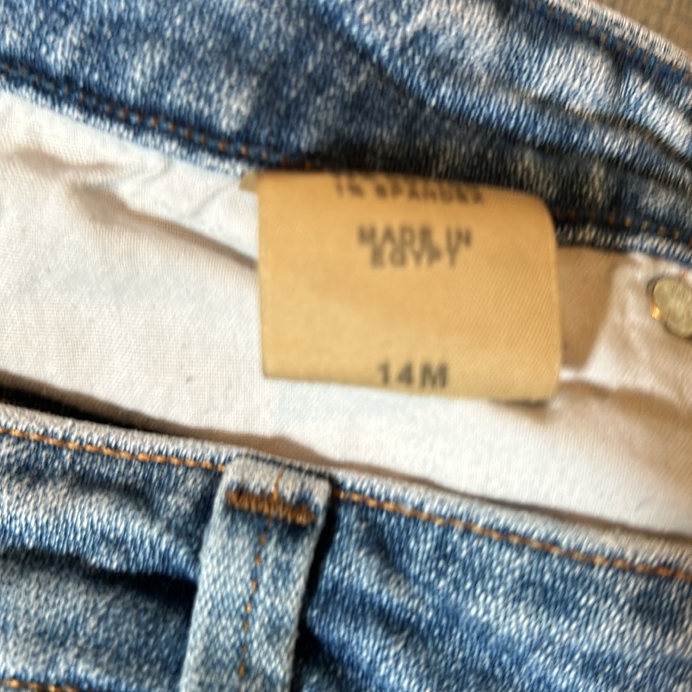 Levi Jeans - Picture 3 of 6